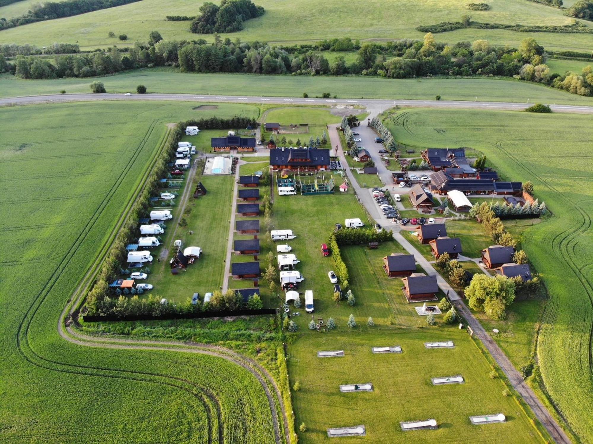 Camp Pacho Otel Prievidza Dış mekan fotoğraf